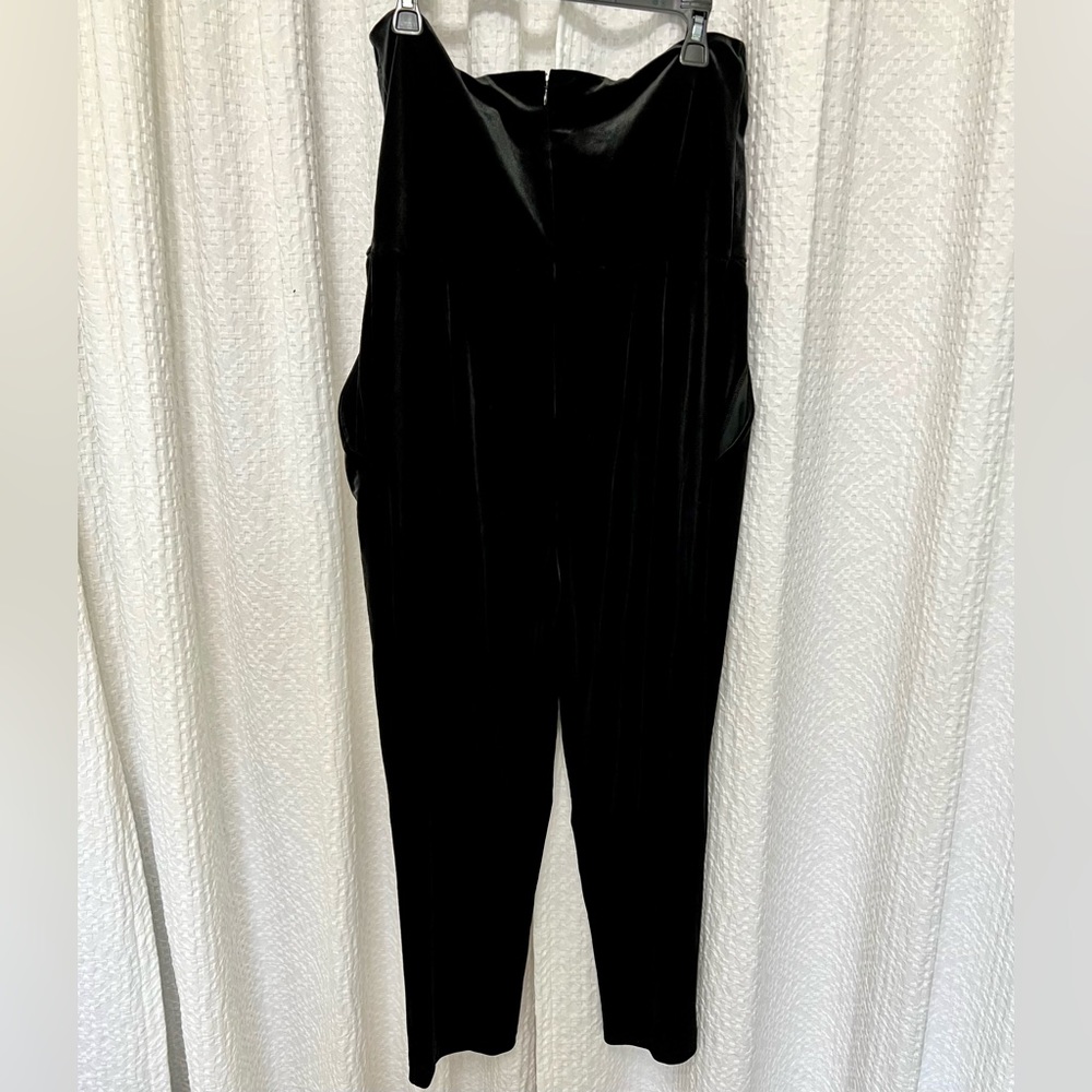 Express Velvet Romper - Picture 4 of 6